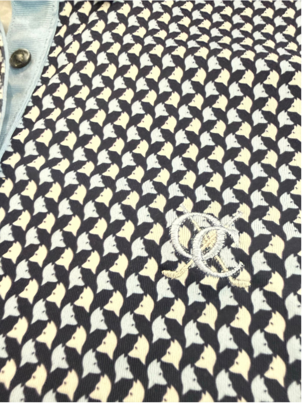 Greyson woman’s polo Shirt Size M Blue White wolf Patterned Golf Shirt, cc embro - Picture 2 of 11
